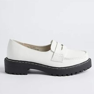 TORRID SIZE 8.5 CHUNKY LUG LOAFER (WW)